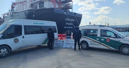 LİMANA DEMİRLEYEN GEMİDE 20 TON KAÇAK AKARYAKIT TESPİT EDİLDİ