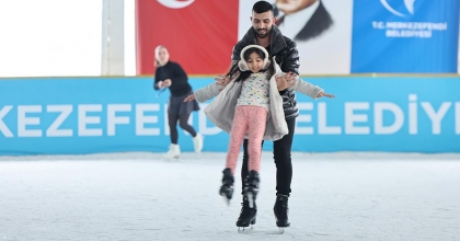 MERKEZEFENDİ’DE BUZ PATENİ COŞKUSU DEVAM EDİYOR