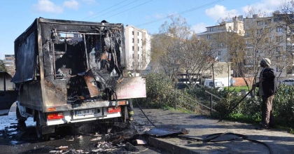 MANİSA'DA SEYİR HALİNDEKİ MOBİL LOKMA ARACI YANDI