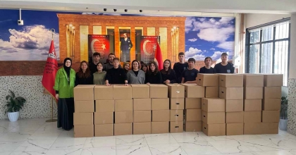 ÖĞRENCİLER RAMAZAN AYI ÖNCESİ GIDA KOLİSİ DAĞITTI