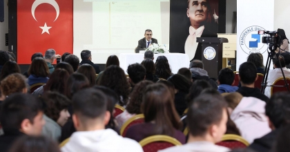 PAÜ REKTÖRÜ, LİSELİLERLE GELECEK PLANLARINI KONUŞTU