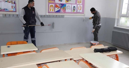 ŞEHZADELER BELEDİYESİNDEN OKULLARA YENİLEME DESTEĞİ