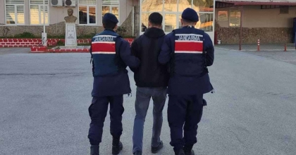 SİLAHLI YAĞMA SUÇUNDAN ARANAN ŞAHIS NAZİLLİ’DE YAKALANDI