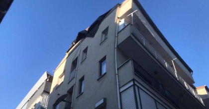 SÖKE’DE FIRTINA APARTMAN ÇATISINI UÇURDU