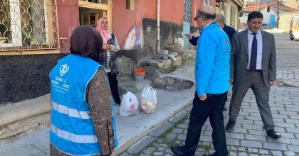 AFYONKARAHİSAR'DA İHTİYAÇ SAHİPLERİNE RAMAZAN YARDIMI