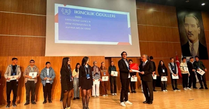 AFYONKARAHİSARLI LİSE ÖĞRENCİLERİNDEN YARIŞMADA BÜYÜK BAŞARI