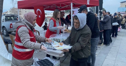 ALAŞEHİR KIZILAY'DAN 350 KİŞİLİK İFTAR