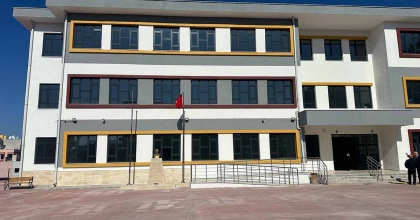 ALİAĞA'DA 57 YILLIK NAMIK KEMAL İLKOKULU, YENİDEN HİZMETE AÇILIYOR