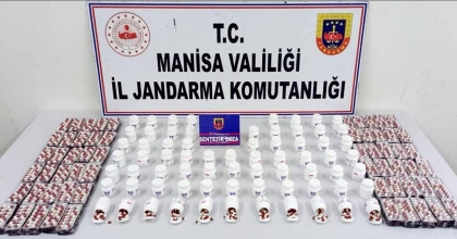 ARAÇLARINDA UYUŞTURUCU HAPLARLA YAKALANDILAR