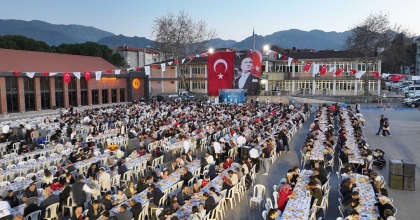 BAŞKAN ERTEMUR, ÇALIŞANLARIYLA İFTARDA BİR ARAYA GELDİ