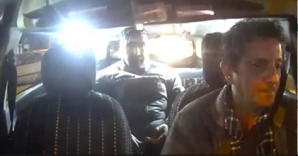 BAŞINA SİLAH DAYADIĞI TAKSİCİYE DEHŞET YAŞATTI