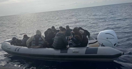BODRUM'DA 18 DÜZENSİZ GÖÇMEN KURTARILDI