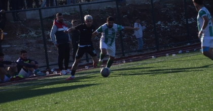 ÇAL BELEDİYESPOR ZİRVE İNADINI SÜRDÜRÜYOR