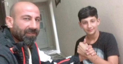 ÇATIDAN DÜŞEN BABA-OĞUL OLAYINDA ACI DETAY