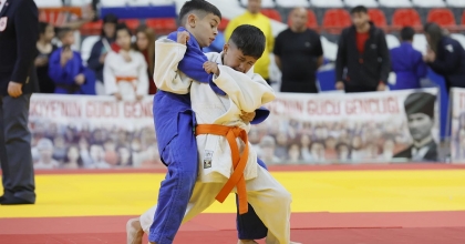 DENİZLİ’DE JUDO ŞAMPİYONASI COŞKUSU