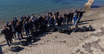 DÜNYA SU GÜNÜ'NDE KUŞADASI'NDA KIYI TEMİZLİĞİ YAPILDI