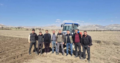 DİNAR’DA YAZLIK PATATES EKİMİ BAŞLADI