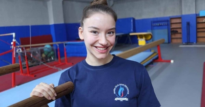 DÜNYA ŞAMPİYONU AYŞE BEGÜM ONBAŞI YUVAYA DÖNDÜ