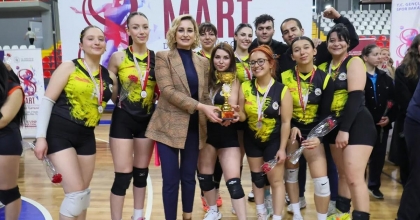 EVİNİN SULTANLARI FİLEDE BULUŞTU