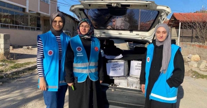 EMET DİYANET GENÇLİK'TEN İHTİYAÇ SAHİBİ 30 AİLEYE GIDA KOLİSİ