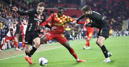 GÖZTEPELİ ANTHONY DENNİS’LE, STUTTGART VE LEEDS UNİTED İLGİLENİYOR