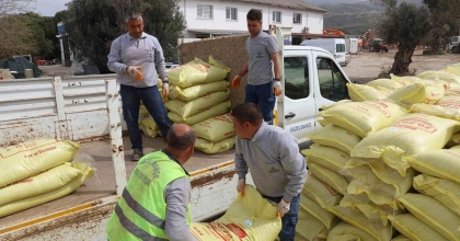 GÜZELBAHÇE BELEDİYESİ ÇİFTÇİYE DESTEĞİ SÜRDÜRÜYOR