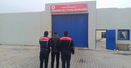 HAPİS CEZASIYLA ARANAN ŞAHSI JANDARMA YAKALADI