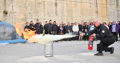 HASTANE PERSONELİNE UYGULAMALI YANGIN EĞİTİMİ