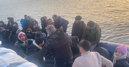 İZMİR'DE 36 DÜZENSİZ GÖÇMEN YAKALANDI