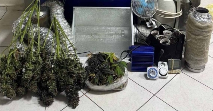 İZMİR’DE KAPICI DAİRESİ UYUŞTURUCU İMALATHANESİ ÇIKTI