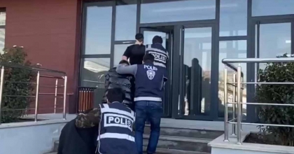 KORSAN TAKSİ ÇAĞIRIP GASBEDEN 3 ŞÜPHELİ YAKALANDI