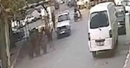 İZMİR'DE MOTOSİKLET HIRSIZI SUÇÜSTÜ YAKALANDI