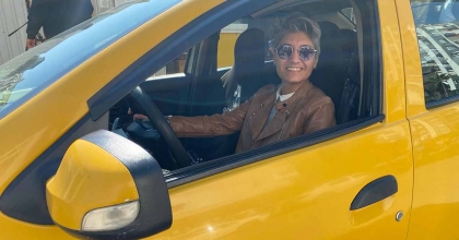 İZMİR'İN 'ŞOFÖR NEBAHAT'İ, TAKSİCİLERİN NAZAR BONCUĞU