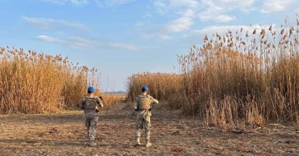 JANDARMA EBER GÖLÜ’NÜ HAVADAN VE KARADAN KORUYOR