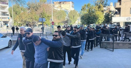 KUŞADASI’NDA SİLAHLI KAVGA OLAYINDA 14 KİŞİ GÖZALTINA ALINDI