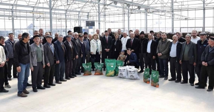 KÜTAHYA BELEDİYESİ'NDEN ÇİFTÇİLERE TOHUM DESTEĞİ