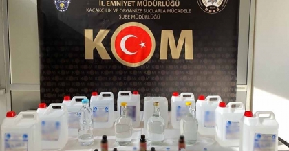 KARGODAN 10 LİTRE, İKİ EVDEN 55 LİTRE ETİL ALKOL ELE GEÇİRİLDİ