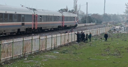 MANİSA'DA TRENİN ÇARPTIĞI GENÇ ADAM AĞIR YARALANDI