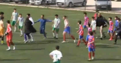 MAÇIN BİTİŞ DÜDÜĞÜYLE ORTALIK SAVAŞ ALANINA DÖNDÜ