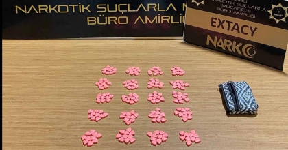 MANİSA’DA ŞÜPHELİDEN 200 EXTACY HAP ÇIKTI