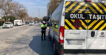 MANİSA’DA TRAFİK DENETİMLERİ HIZ KESMİYOR