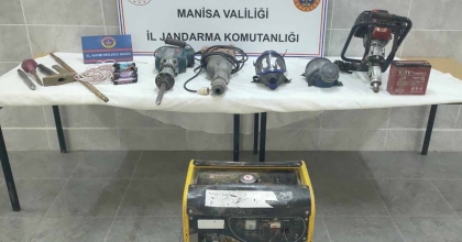 MANİSA'NIN İKİ İLÇESİNDE İZİNSİZ KAZIYA SUÇÜSTÜ