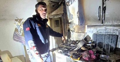 OCAKTA UNUTULAN YEMEK EVİ KÜLE ÇEVİRDİ