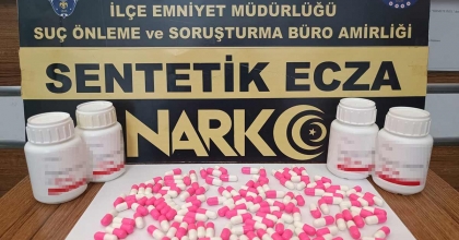 POLİSİ GÖRÜNCE KAÇTI, ÜZERİNDEN UYUŞTURUCU ÇIKTI
