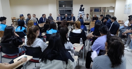 SALİHLİ KAYMAKAMI GÜLDOĞAN, ÖĞRENCİLERLE İFTAR YAPTI