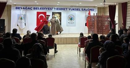 ŞEHİR TİYATROSU BEYAĞAÇ’TA SAHNE ALDI