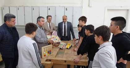TAVŞANLI'DA ÖĞRENCİLER ZANAAT ATÖLYELERİNDE YETENEKLERİNİ GELİŞTİRİYOR