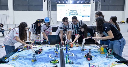 TÜRKİYE'NİN BİLİM KAHRAMANLARI FUAR İZMİR'DE YARIŞTI