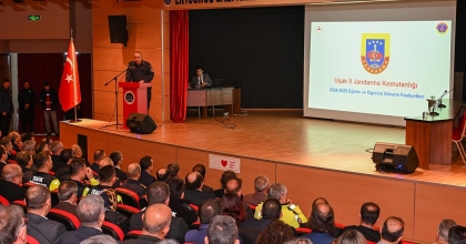 UŞAK'TA OKUL GÜVENLİĞİ TOPLANTISI GERÇEKLEŞTİRİLDİ