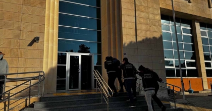 ÜNLÜ TATİL MERKEZİ ÇEŞME'DE ZEHİR TACİRLERİNE GEÇİT YOK